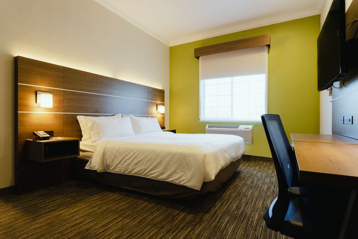 Room 27 of 63