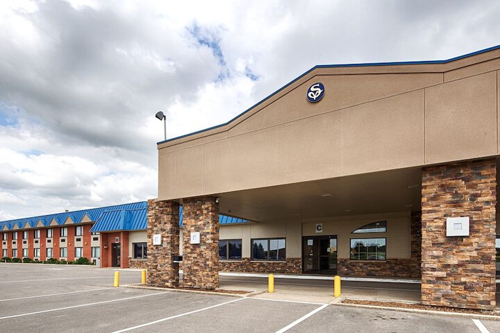 Crossroads Hotel and Event Center
