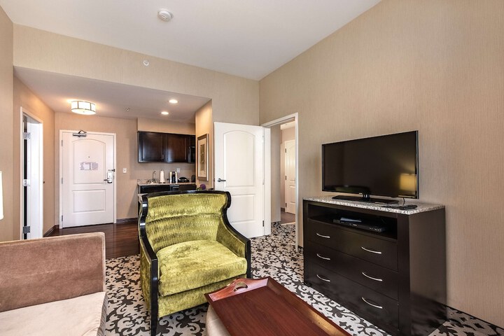 Homewood Suites by Hilton Oxnard / Camarillo