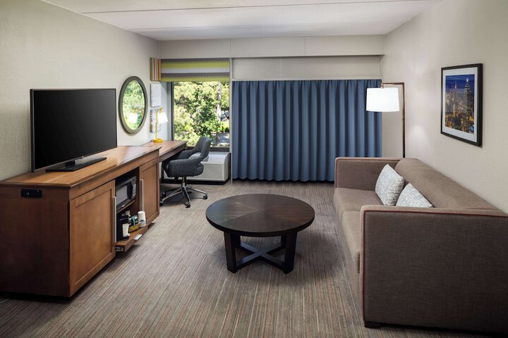 Room 18 of 23