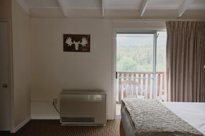 Room 28 of 68