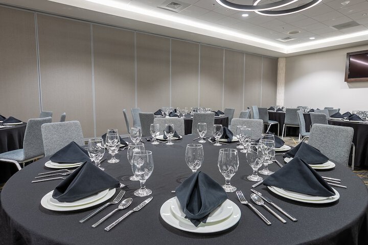 Ballroom/Hall 107 of 116