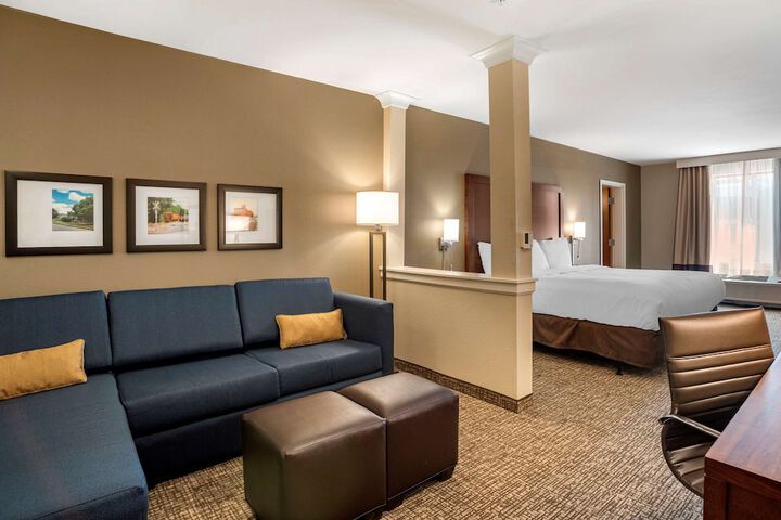 Comfort Inn & Suites Harrisonburg