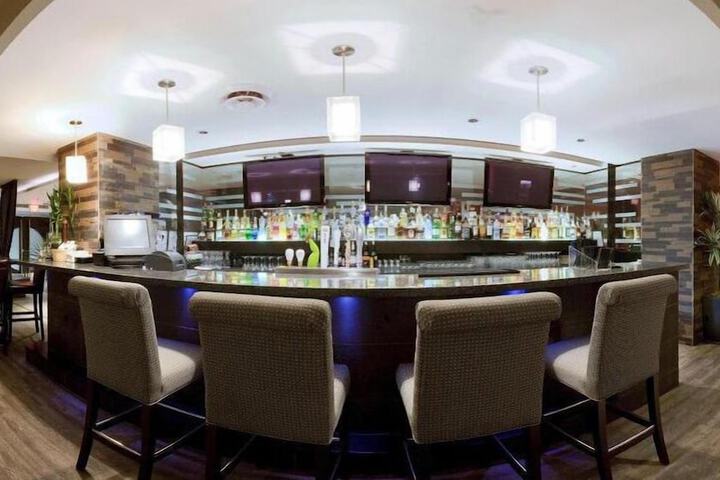 Lounge 29 of 34