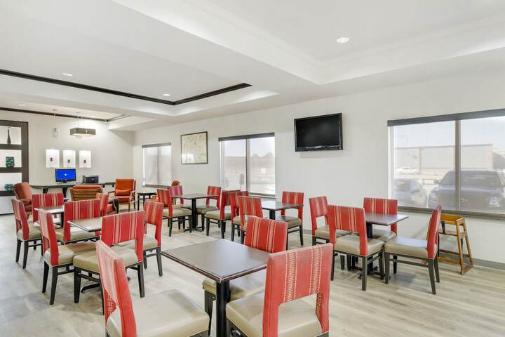 Comfort Suites Pecos