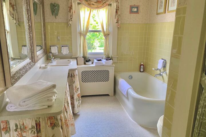 Room 16 of 29