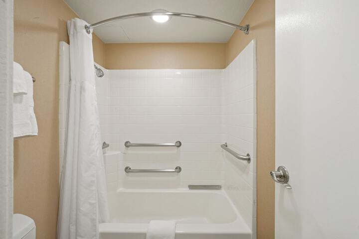 Room 100 of 130