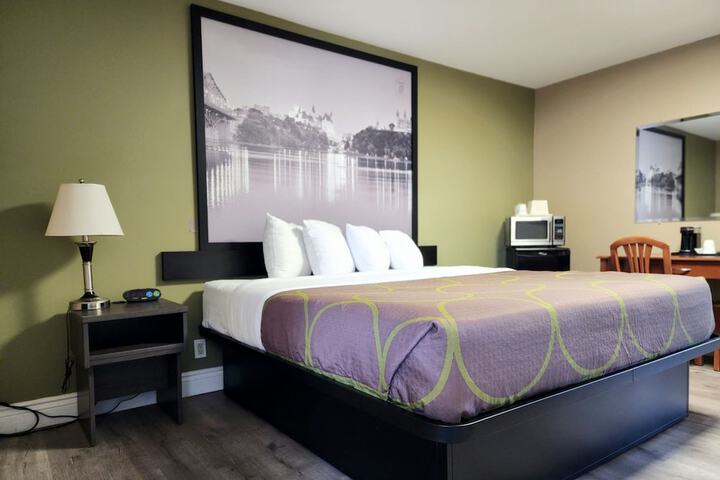 Room 10 of 31