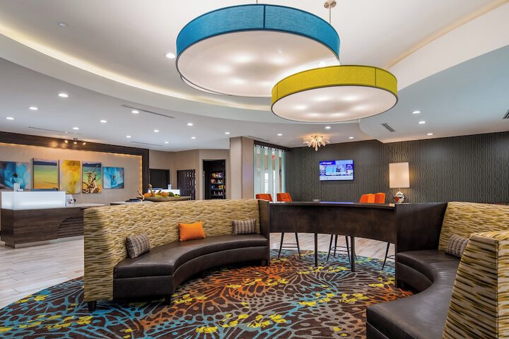 Holiday Inn Express & Suites Pasadena Houston Southeast by IHG