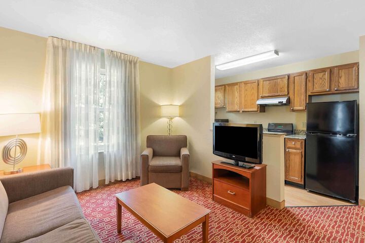 Room 16 of 39