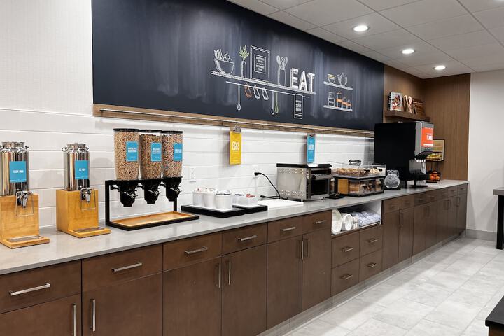 Hampton Inn & Suites Marina