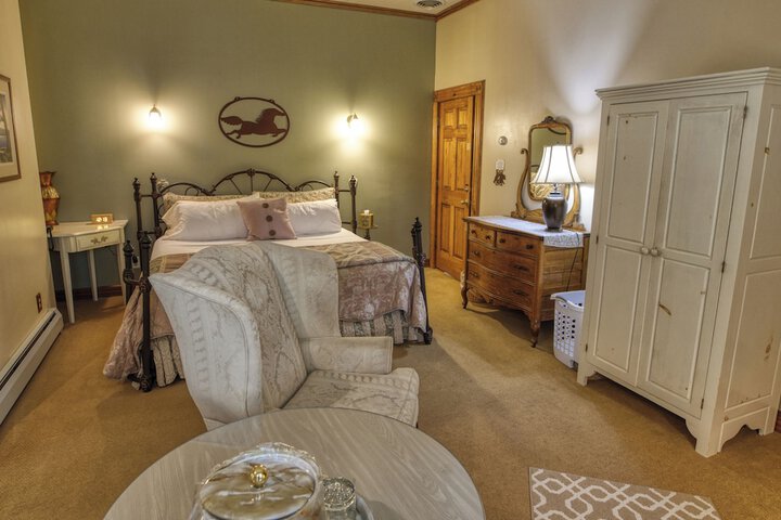 Rockwell Falls Inn and Wine Bar