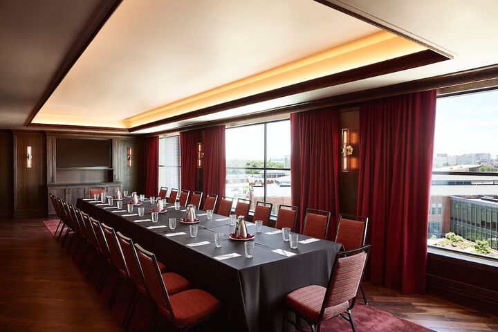 The Scarlet Lincoln, a Tribute Portfolio Hotel