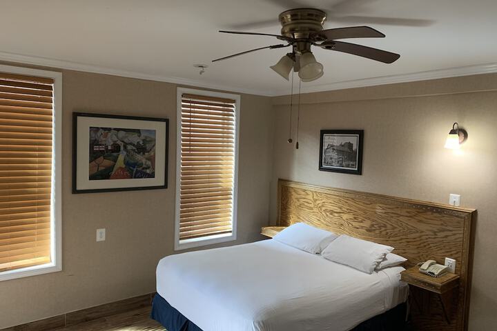 Room 11 of 21