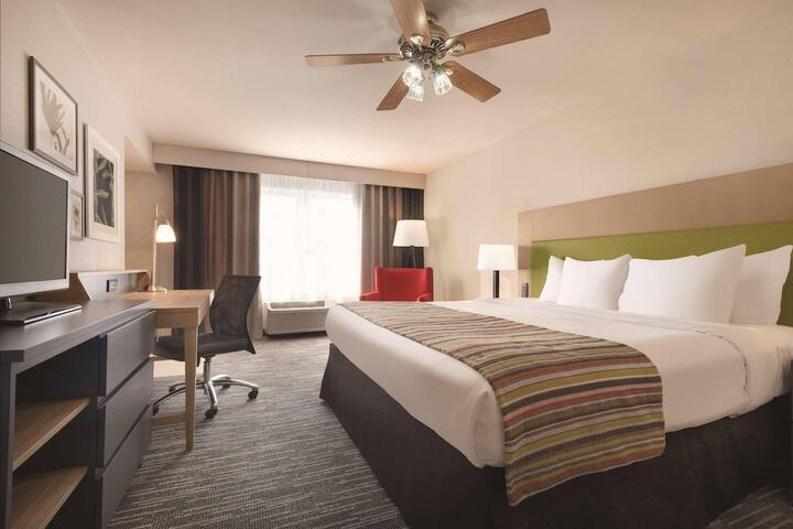 Country Inn & Suites by Radisson Galena, IL