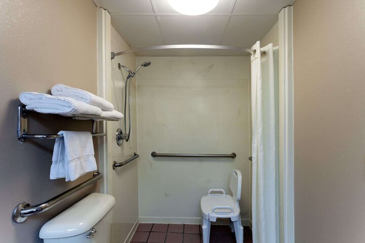 Room 15 of 19