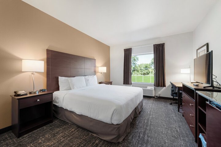 Cobblestone Hotel & Suites - Urbana