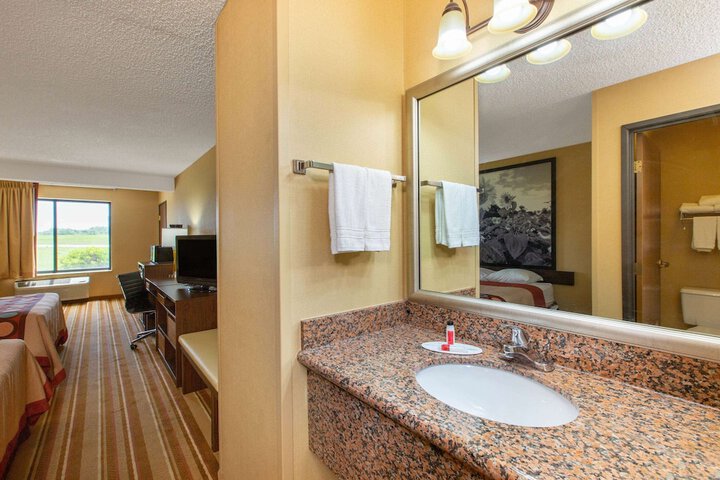 Room 17 of 42