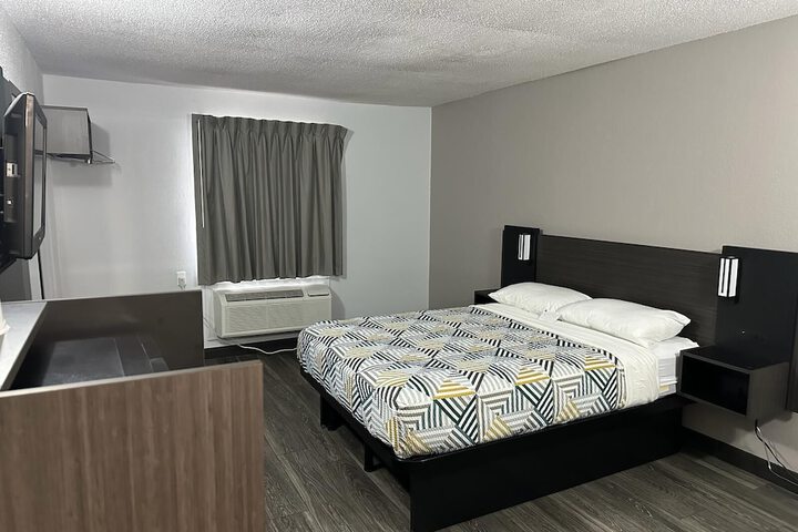 Room 15 of 40