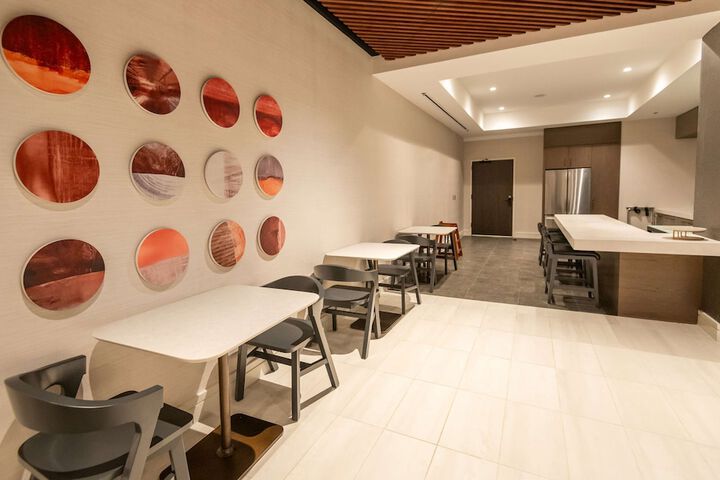 Hotel Interior 16 of 131