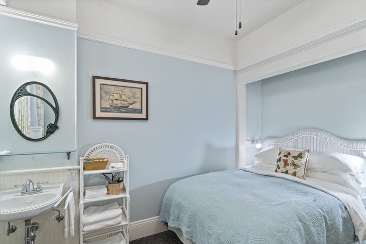 Room 29 of 38
