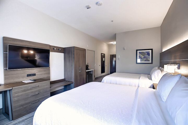 Room 13 of 42