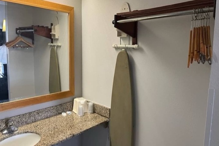 Motel 6 Laurel MS