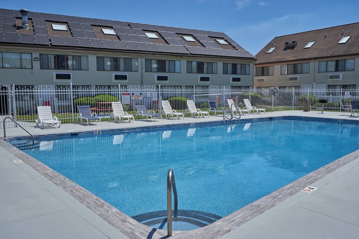 Pool 4 of 49