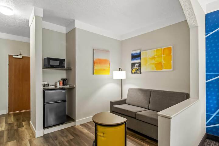 Comfort Suites Clackamas