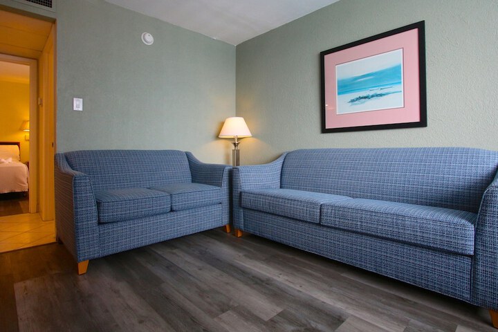Room 26 of 43