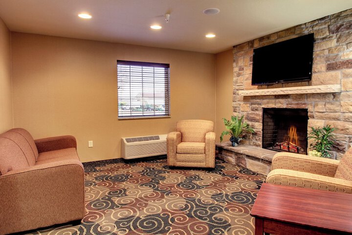 Cobblestone Hotel & Suites - Newton