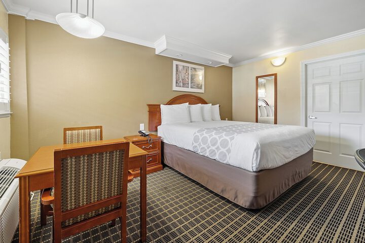 Alexis Park Hotel