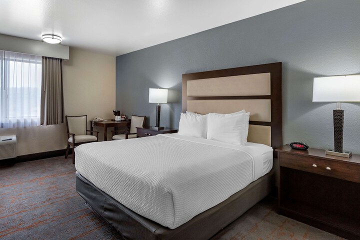 Room 10 of 34