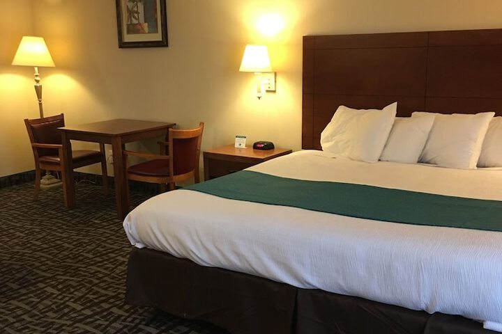 Room 14 of 27