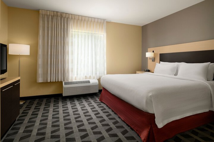 Room 12 of 32
