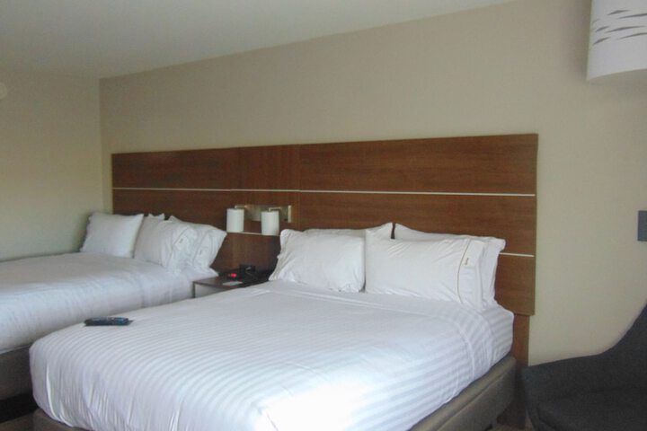 Room 33 of 84
