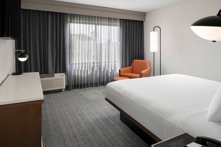 Room 16 of 32