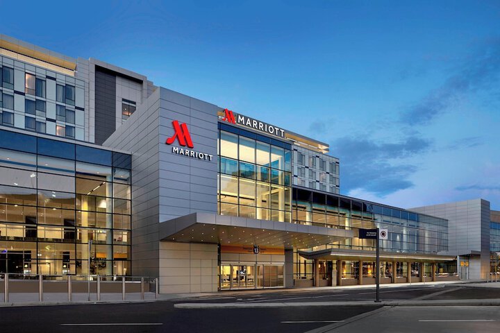 Calgary Airport Marriott In-Terminal Hotel