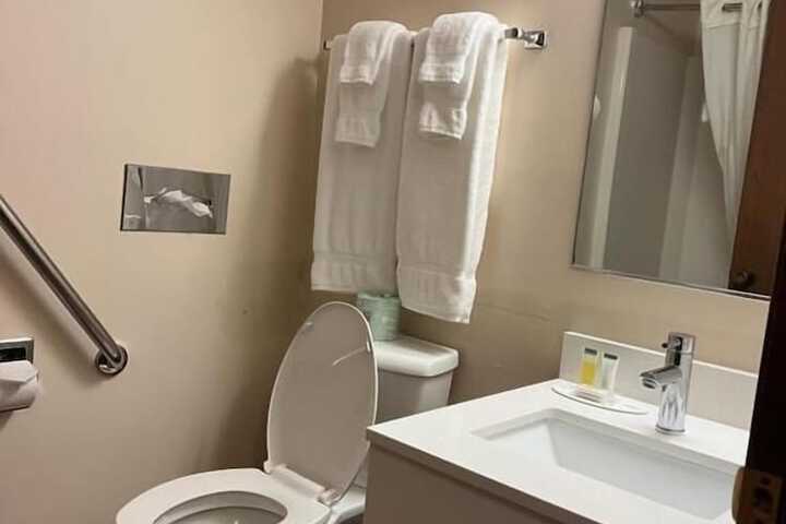 Super 8 by Wyndham Superior WI