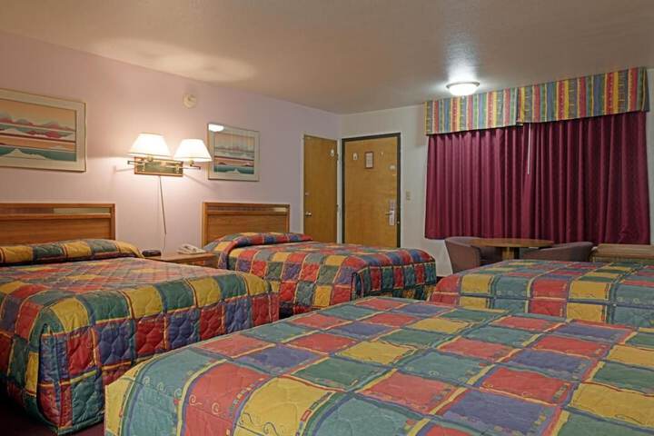 Room 4 of 5