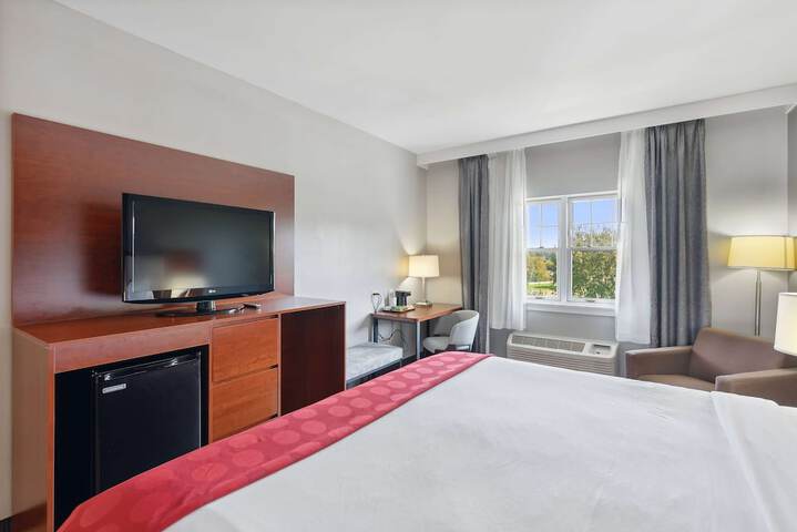 Room 32 of 43