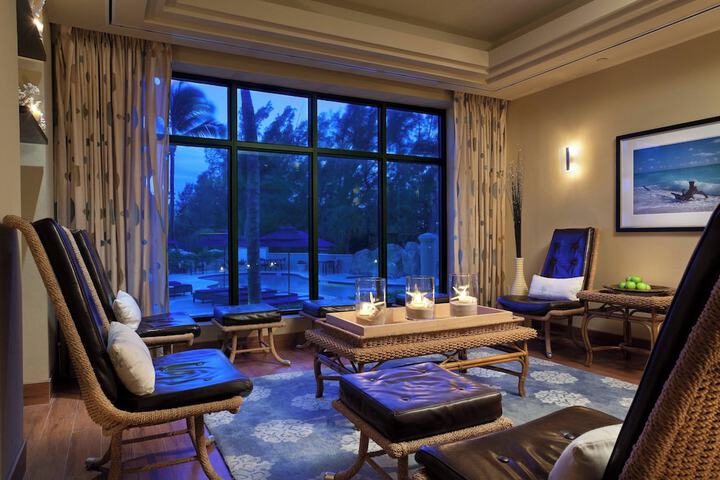 Lounge 89 of 115