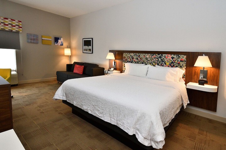 Room 52 of 64