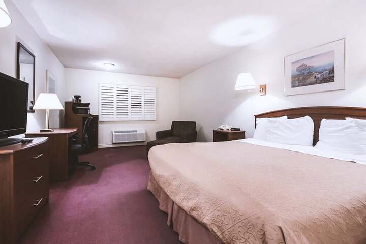 Room 10 of 19