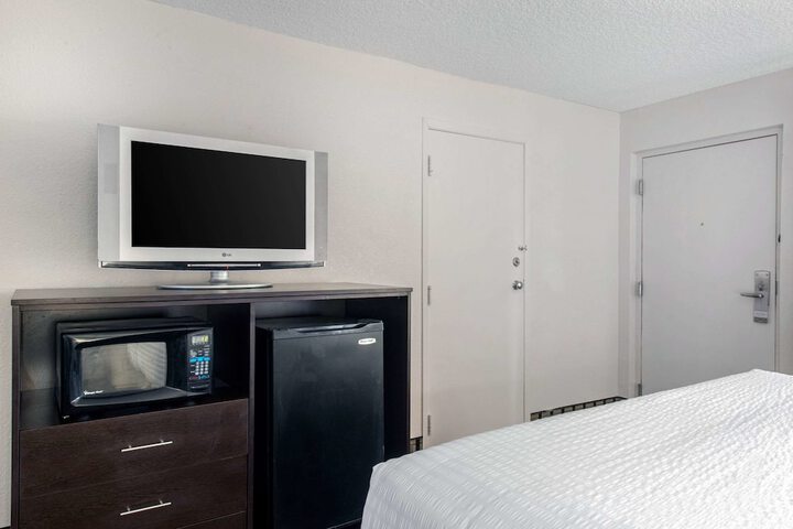 Room 30 of 57