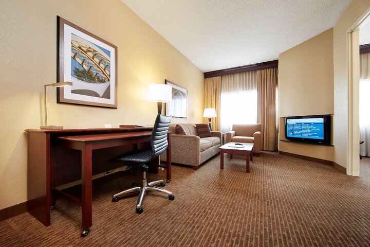 DoubleTree Suites by Hilton Hotel Cincinnati - Blue Ash