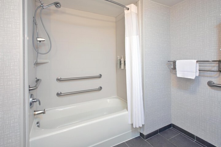 Hampton Inn & Suites St. Cloud MN