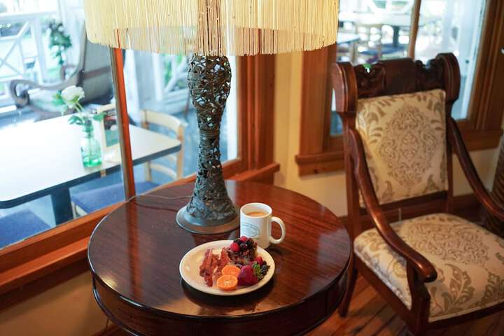Breakfast/Coffee Service 169 of 206