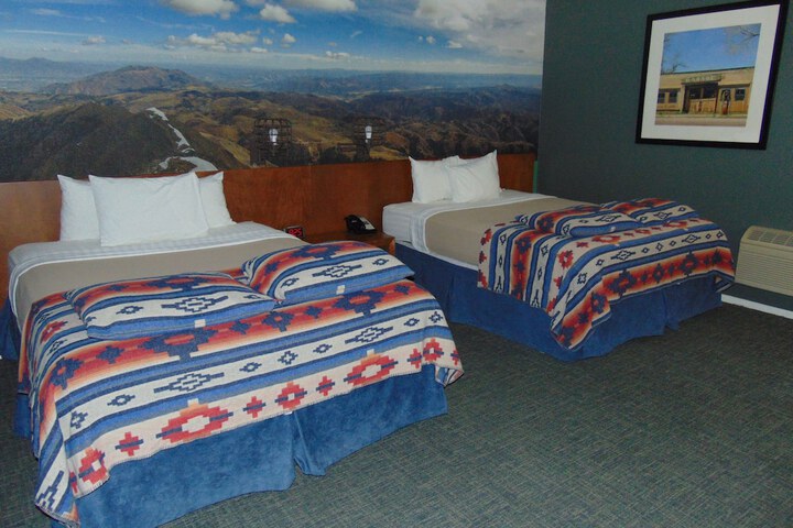 Room 49 of 64