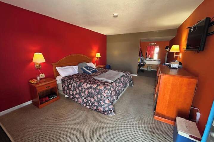 Room 8 of 15